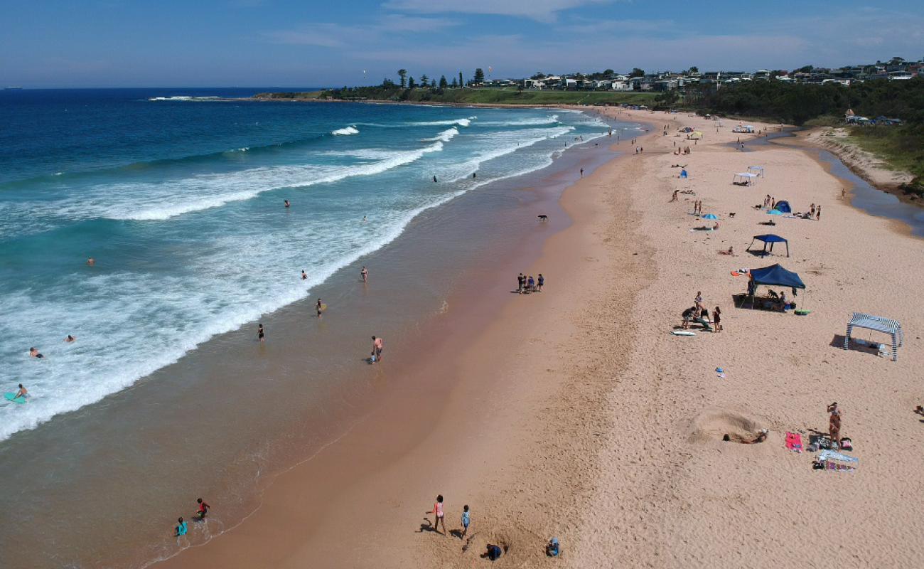 McCauley's Beach'in fotoğrafı parlak kum yüzey ile