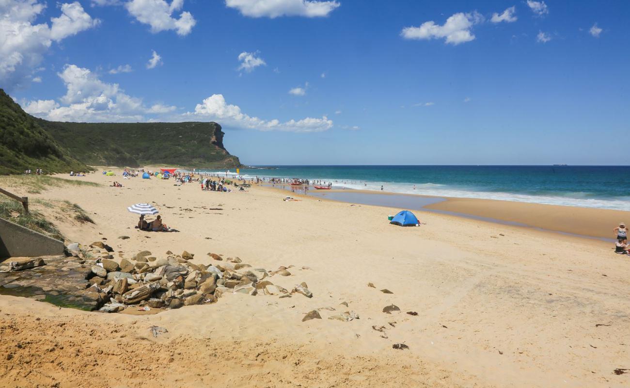 Garie Beach'in fotoğrafı açık bej kum yüzey ile