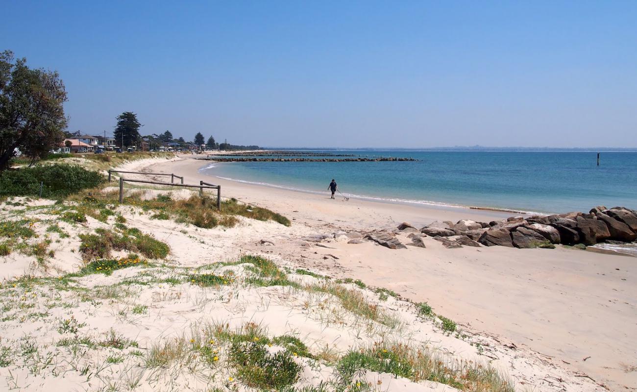 Silver Beach'in fotoğrafı açık bej kum yüzey ile