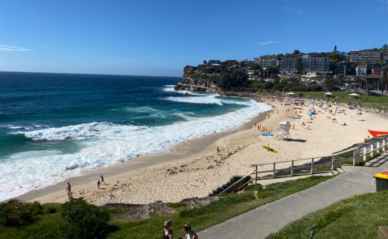 Bronte Beach'in fotoğrafı parlak kum yüzey ile