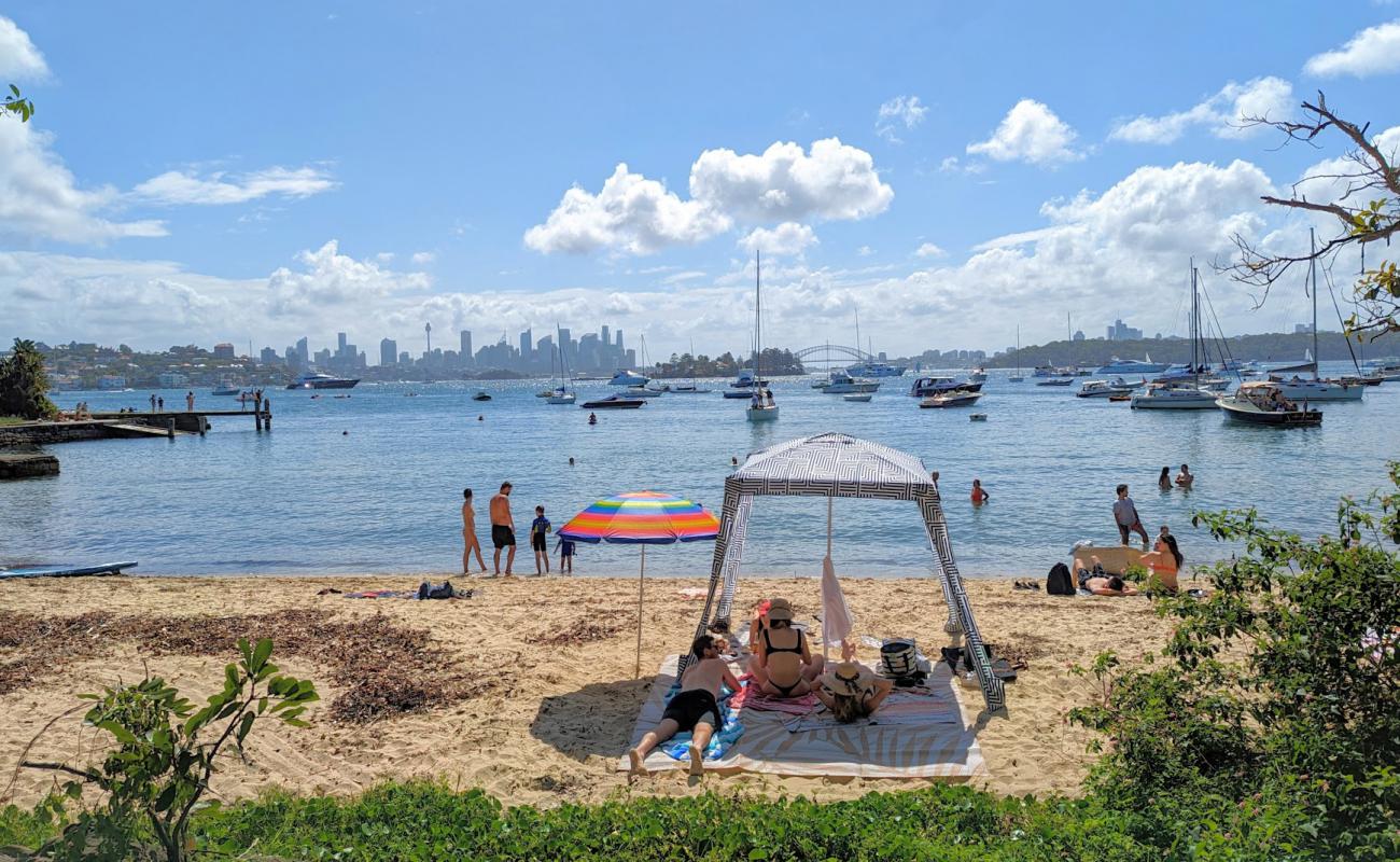 Hermit Beach'in fotoğrafı parlak kum yüzey ile