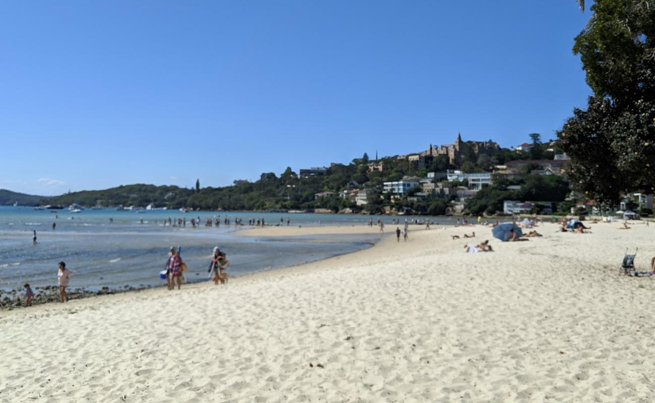 Rose Bay Beach'in fotoğrafı parlak ince kum yüzey ile