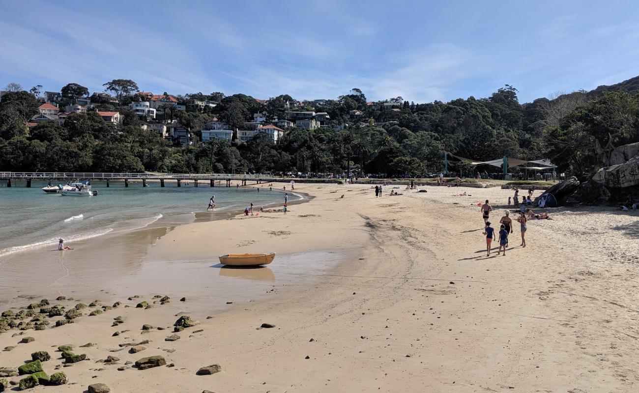 Chowder Bay Beach'in fotoğrafı açık bej kum yüzey ile