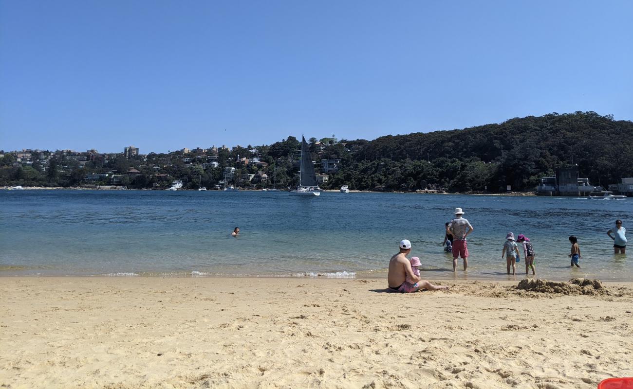 Clontarf Beach'in fotoğrafı açık bej kum yüzey ile