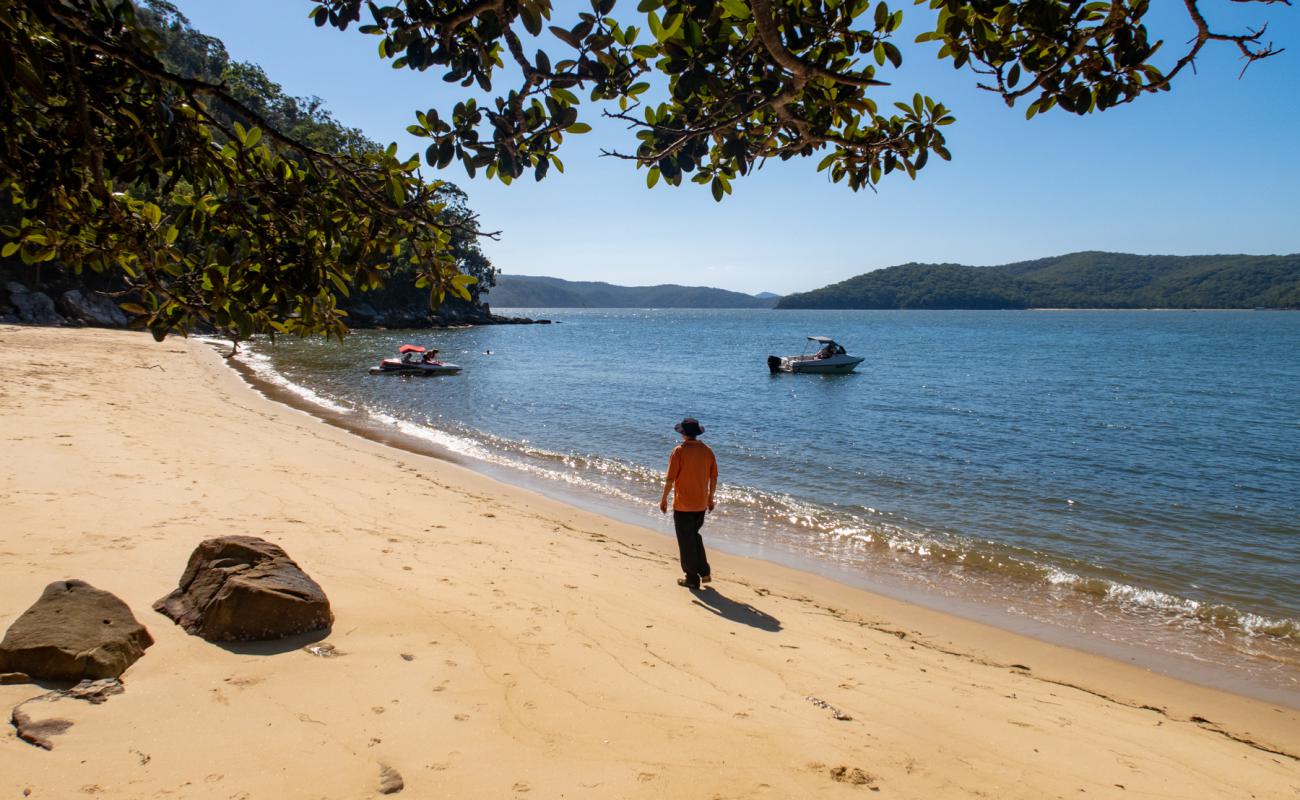 Hungry Beach'in fotoğrafı parlak kum yüzey ile