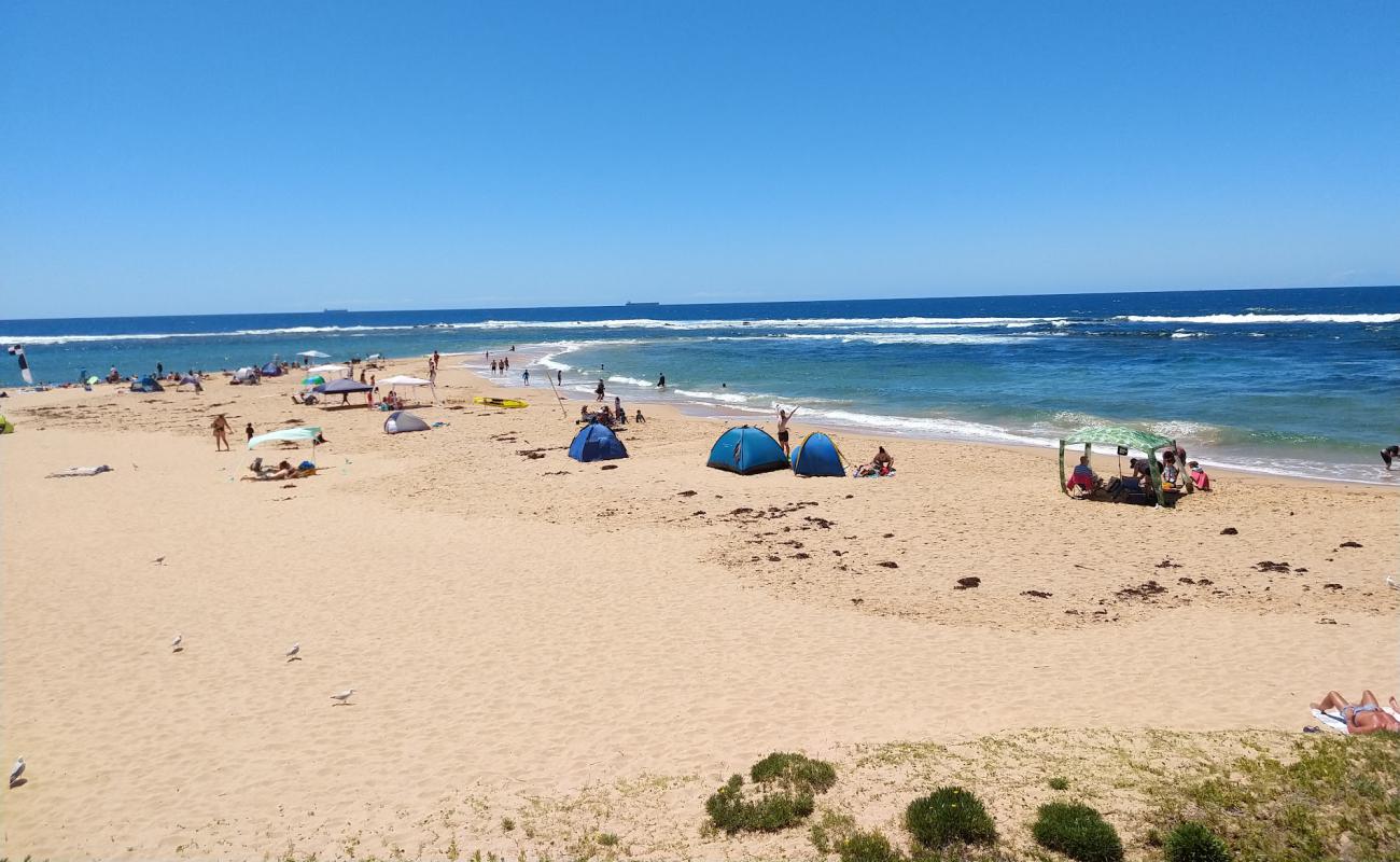 Toowoon Bay Beach'in fotoğrafı açık bej kum yüzey ile
