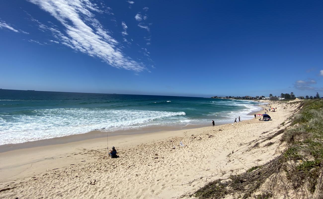 Tuggerah Beach'in fotoğrafı parlak ince kum yüzey ile