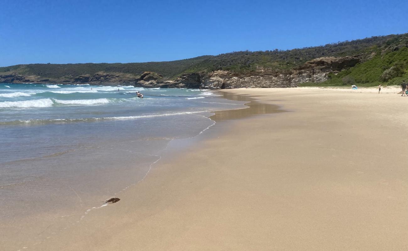 Ghosties Beach'in fotoğrafı parlak ince kum yüzey ile