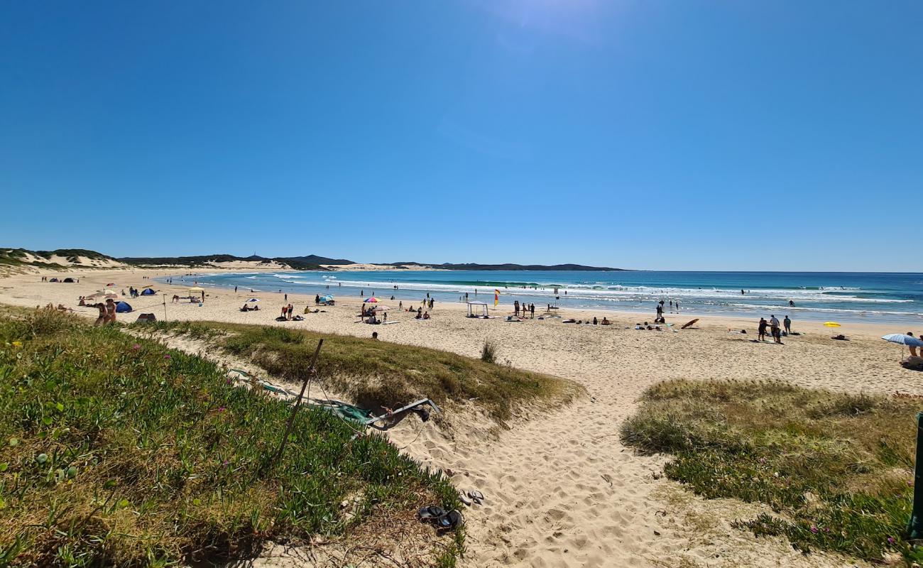 One Mile Beach'in fotoğrafı parlak kum yüzey ile