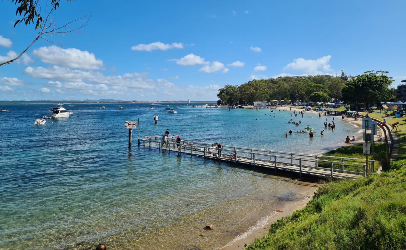 Little Beach Nelson Bay'in fotoğrafı parlak kum yüzey ile