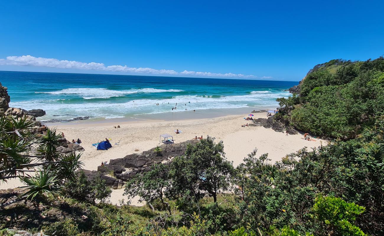 Whites Beach'in fotoğrafı parlak ince kum yüzey ile