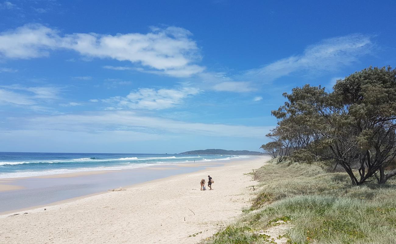 Tallow Beach'in fotoğrafı parlak kum yüzey ile