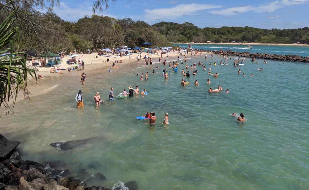 Torakina Beach'in fotoğrafı i̇nce bej kum yüzey ile
