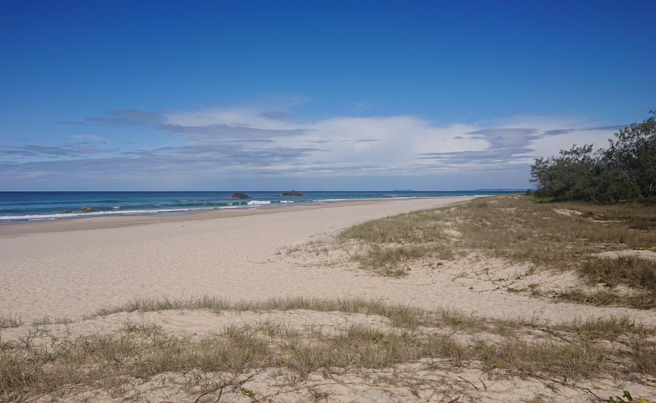 Pottsville Beach'in fotoğrafı açık bej kum yüzey ile
