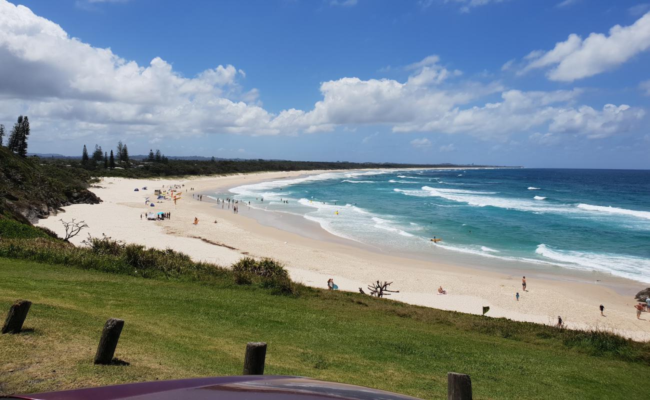 Cabarita Beach II'in fotoğrafı açık bej kum yüzey ile