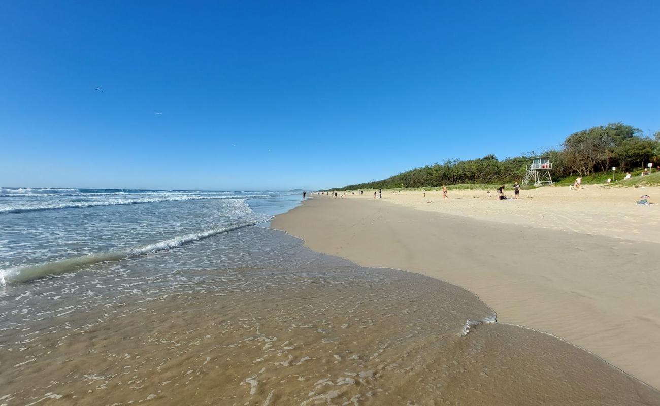 South Kingscliff Beach'in fotoğrafı i̇nce bej kum yüzey ile