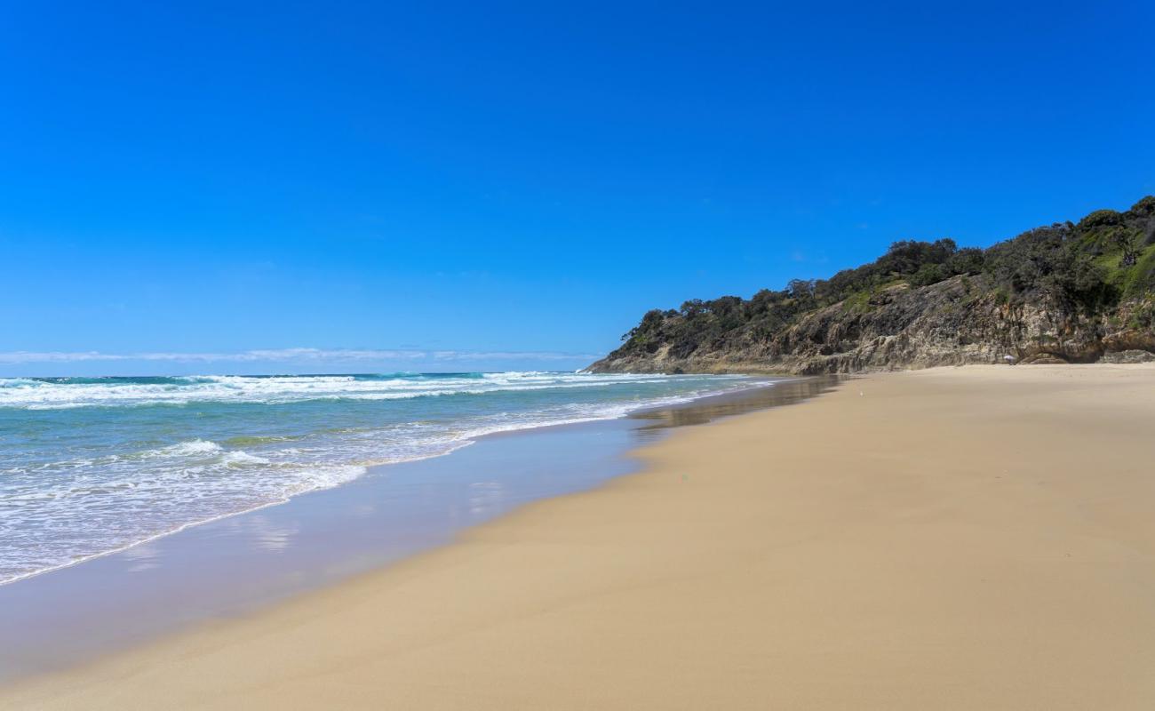 Frenchmans Beach'in fotoğrafı i̇nce bej kum yüzey ile