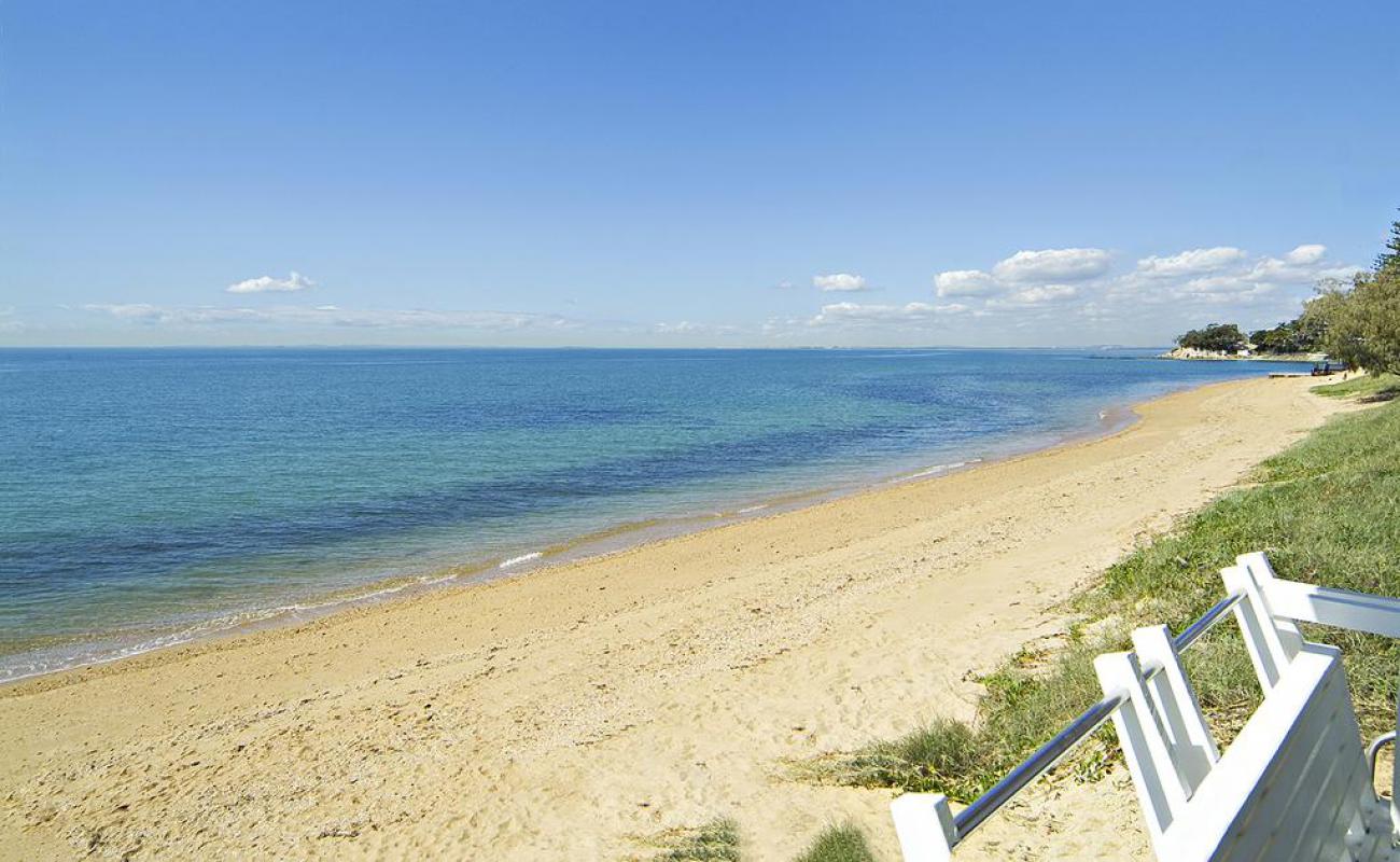 Margate Beach'in fotoğrafı parlak kum yüzey ile