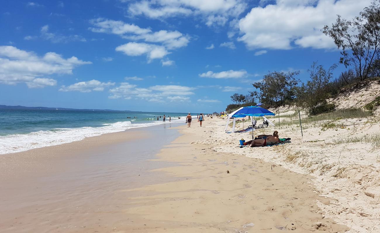 Woorim Beach'in fotoğrafı açık bej kum yüzey ile