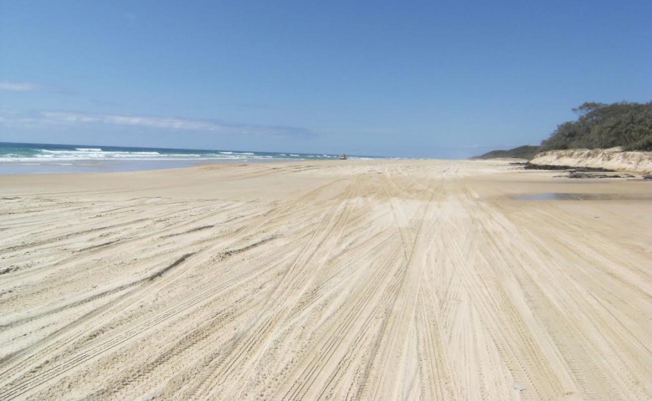 Seventy Five Mile Beach'in fotoğrafı i̇nce bej kum yüzey ile