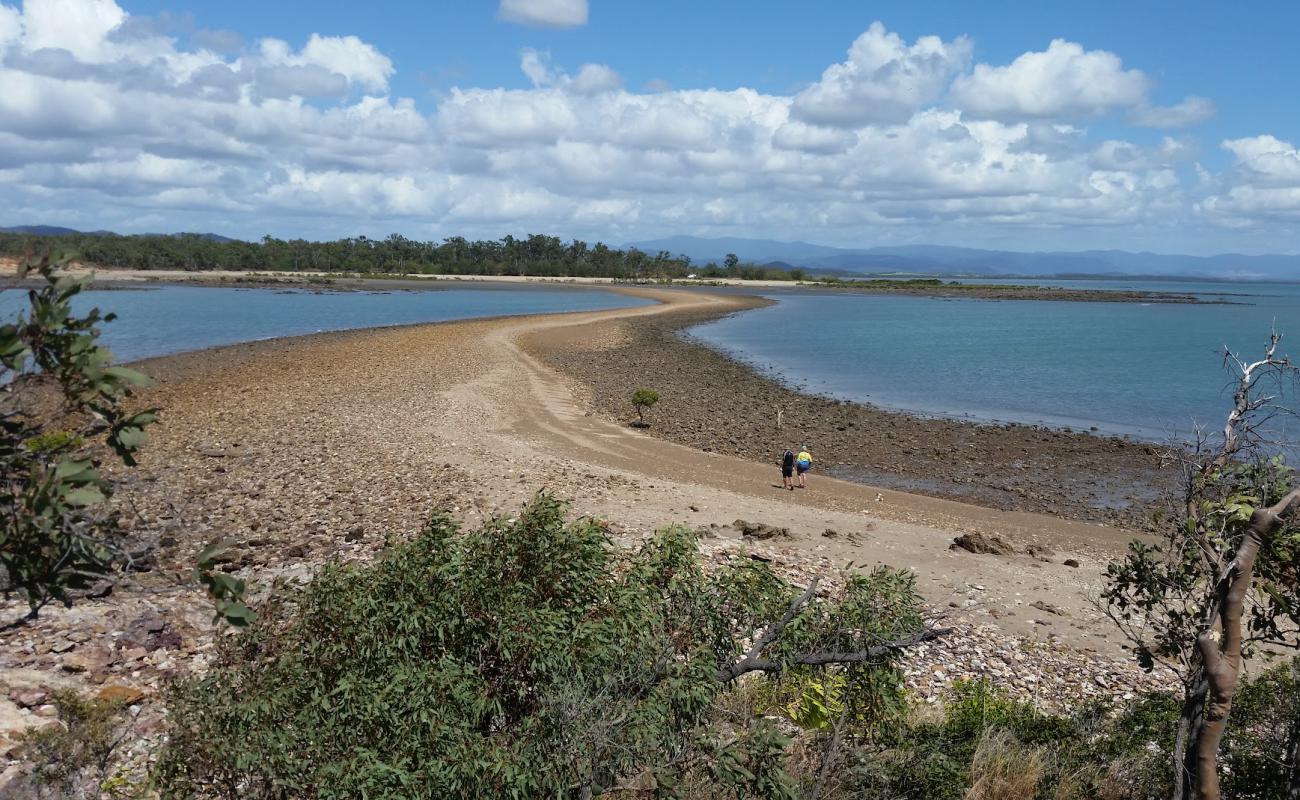 Seaforth Beach'in fotoğrafı açık bej kum yüzey ile