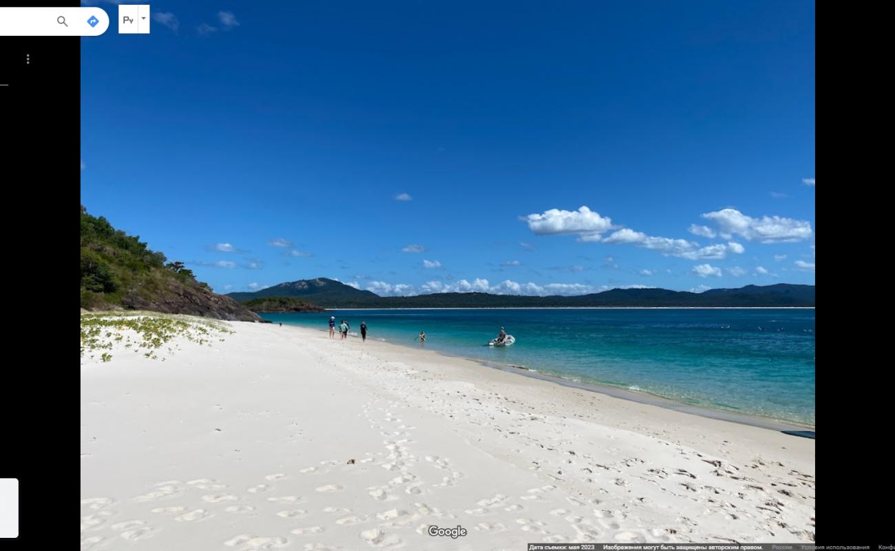 Chalkie's Beach'in fotoğrafı dağlarla çevrili