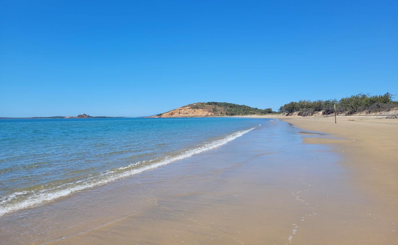 Kings Beach'in fotoğrafı parlak kum yüzey ile