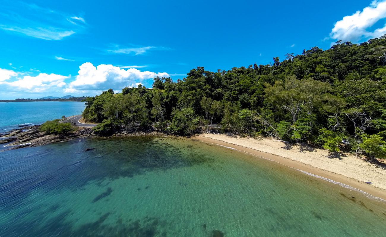 Wee Beach'in fotoğrafı açık bej kum yüzey ile