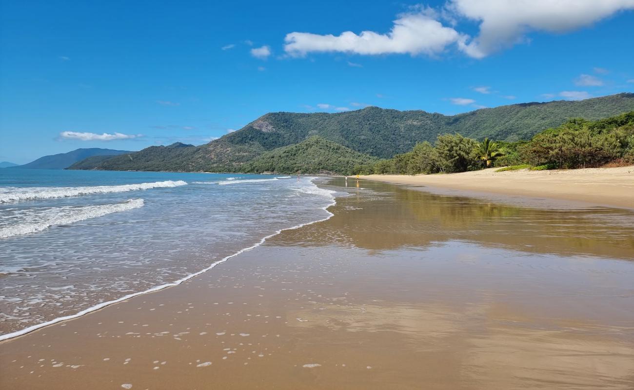 Oak Beach'in fotoğrafı parlak kum yüzey ile