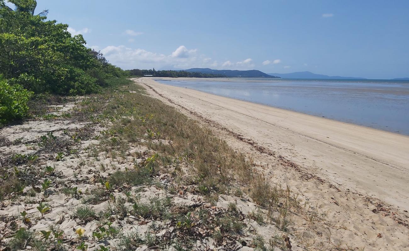 Cooya Beach'in fotoğrafı parlak kum yüzey ile