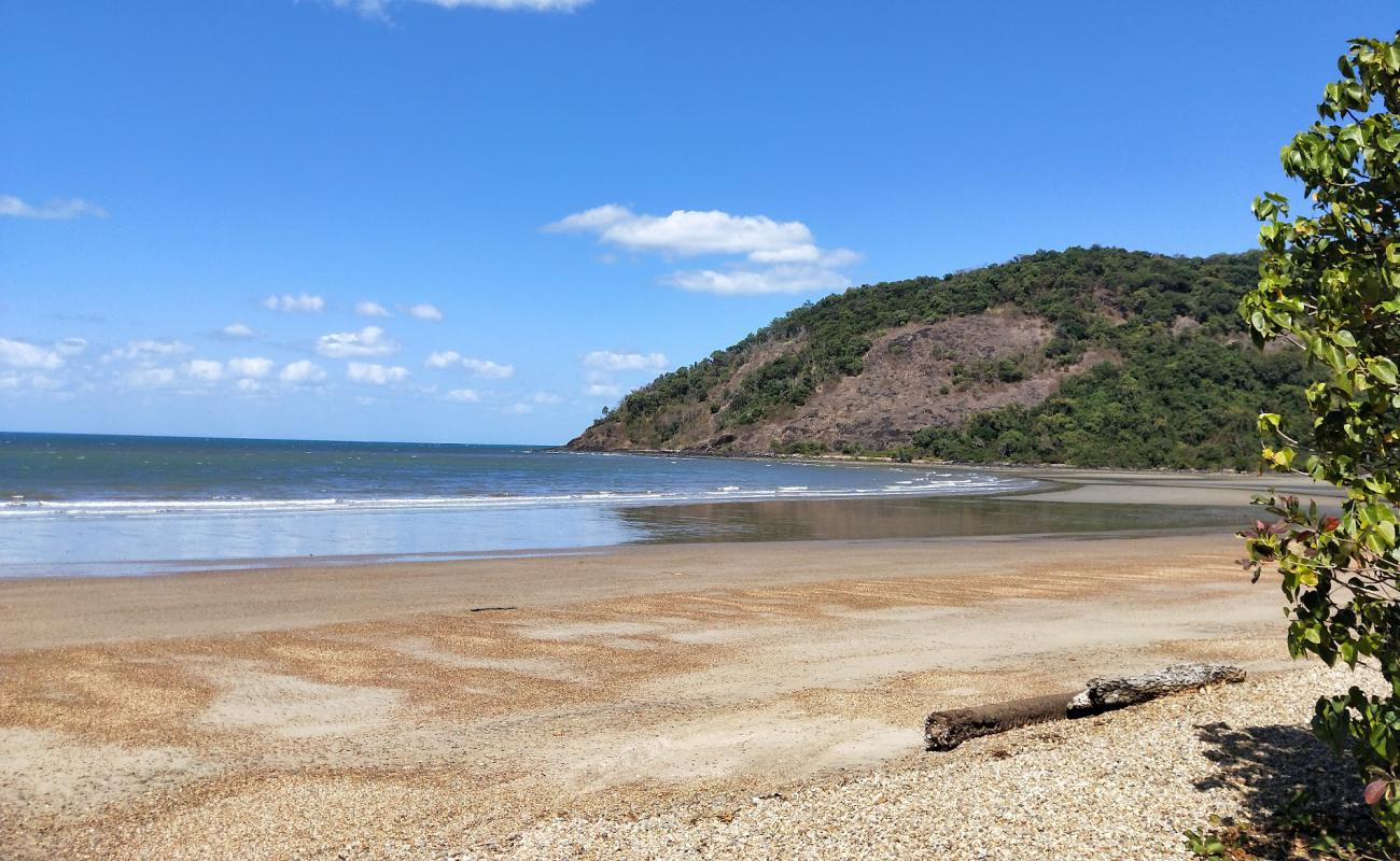 Quarantine Bay Beach'in fotoğrafı küçük bej çakıl yüzey ile