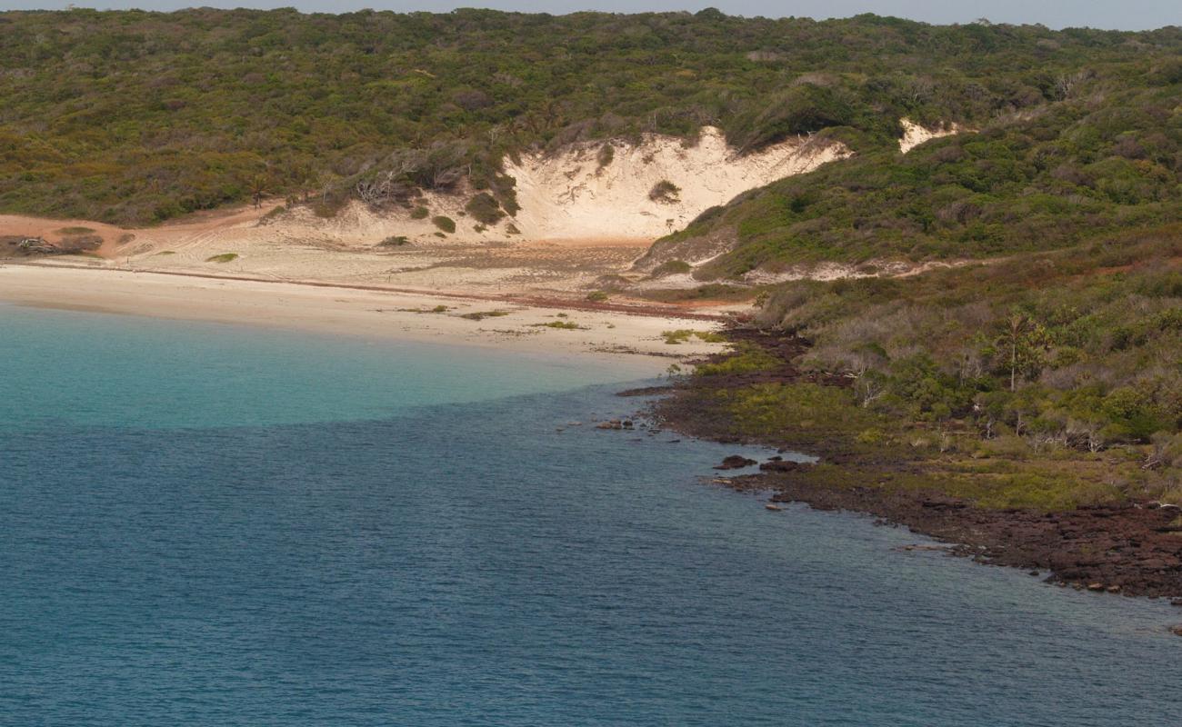 Narau Beach'in fotoğrafı açık bej kum yüzey ile