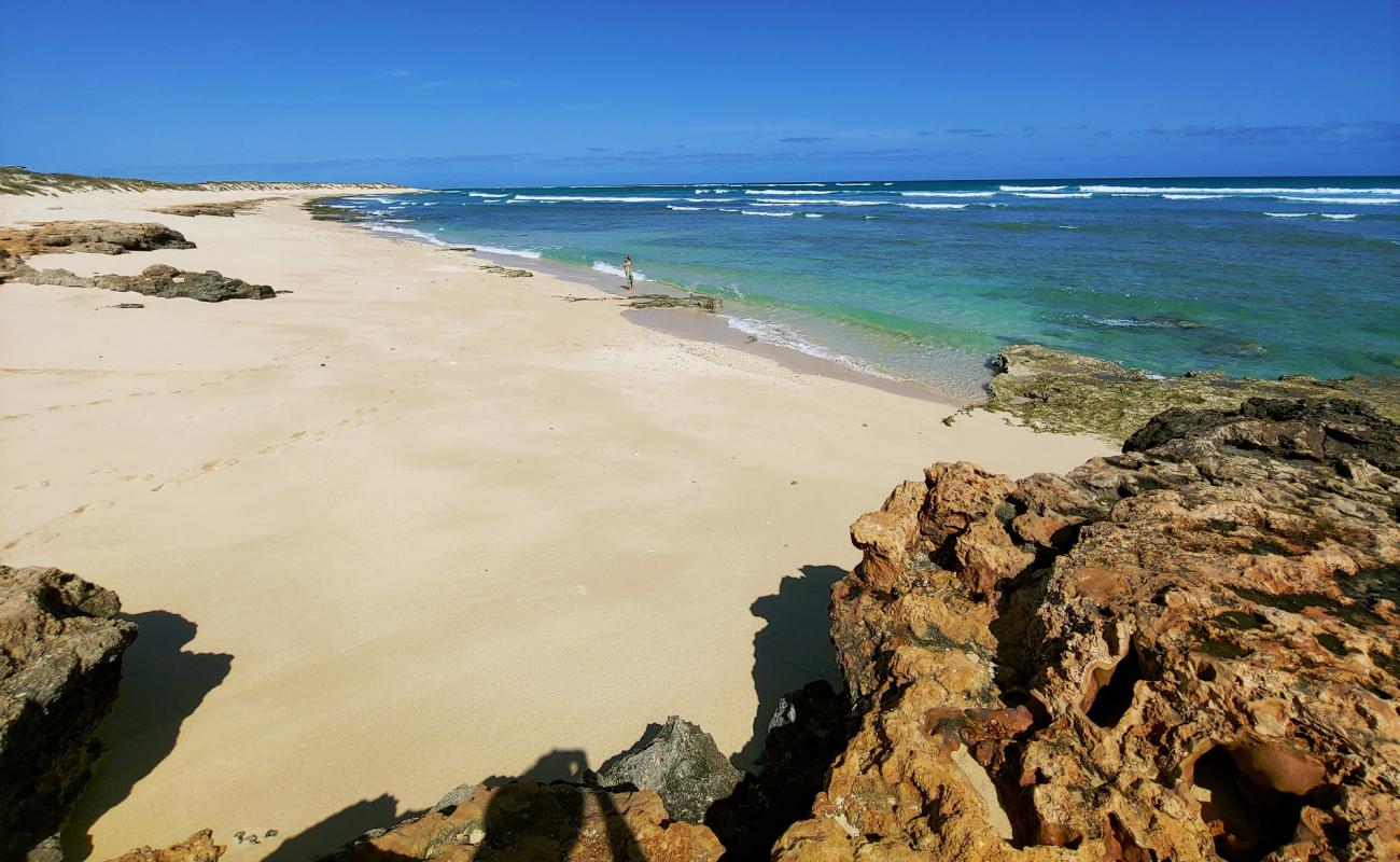 Jims Beach'in fotoğrafı parlak kum yüzey ile