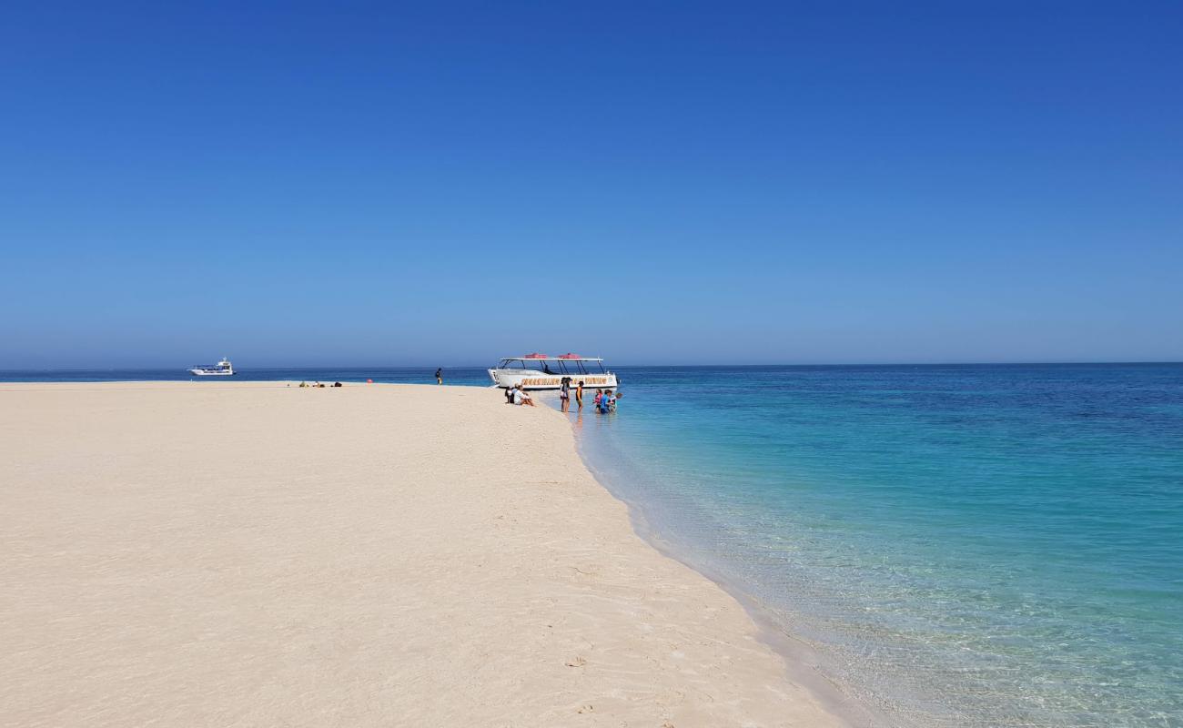 Paradise Beach'in fotoğrafı i̇nce bej kum yüzey ile