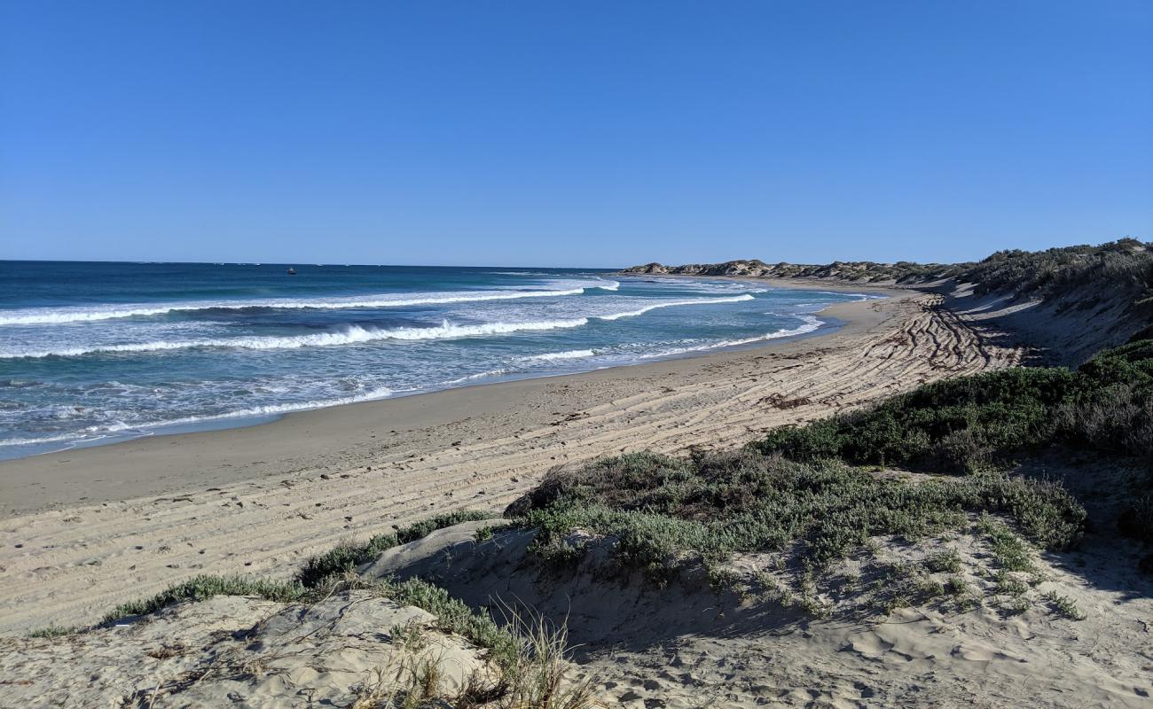 Double Beach'in fotoğrafı açık bej kum yüzey ile