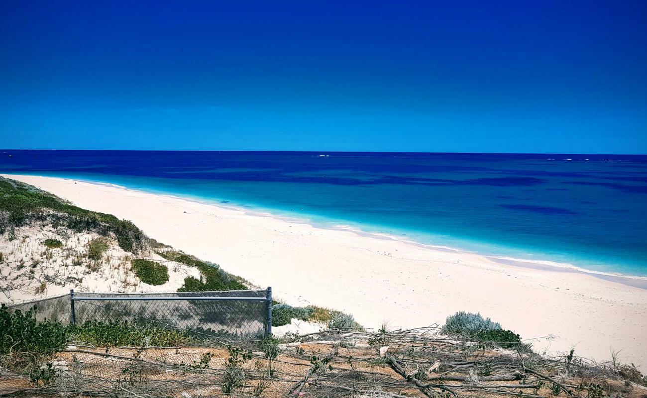 Amberton Beach'in fotoğrafı açık bej kum yüzey ile