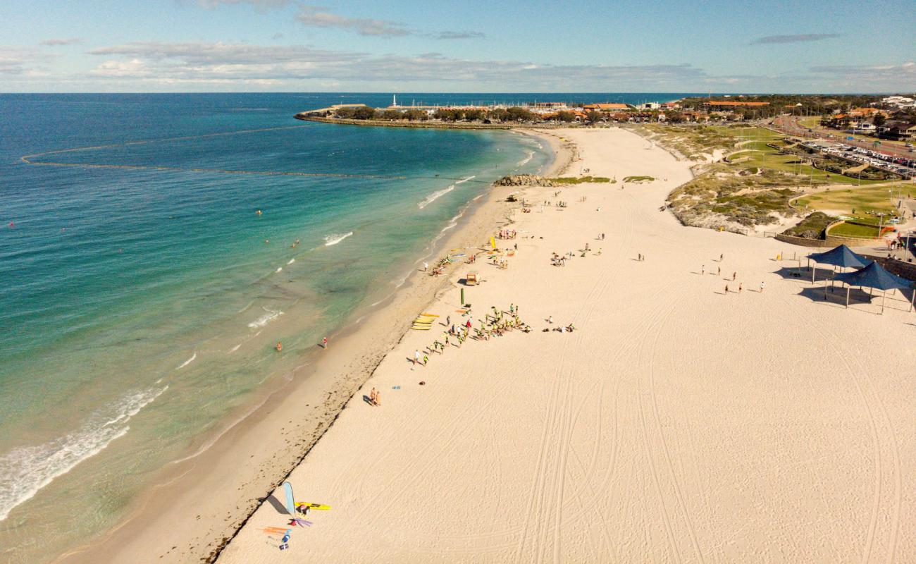 Sorrento Beach'in fotoğrafı açık bej kum yüzey ile