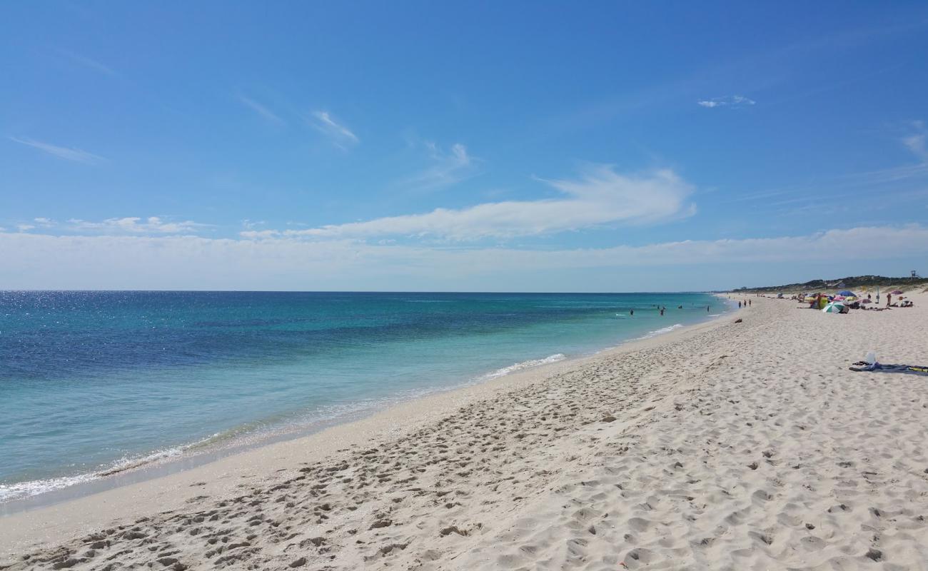 Swanbourne Beach'in fotoğrafı parlak kum yüzey ile