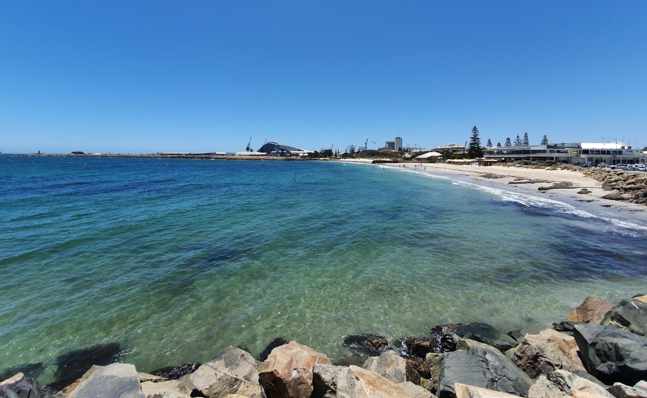 Bathers Beach'in fotoğrafı parlak kum yüzey ile