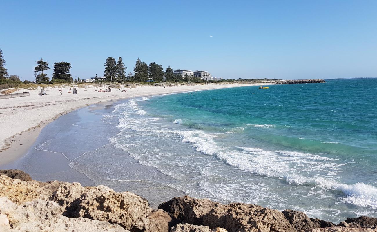 South Beach'in fotoğrafı parlak kum yüzey ile