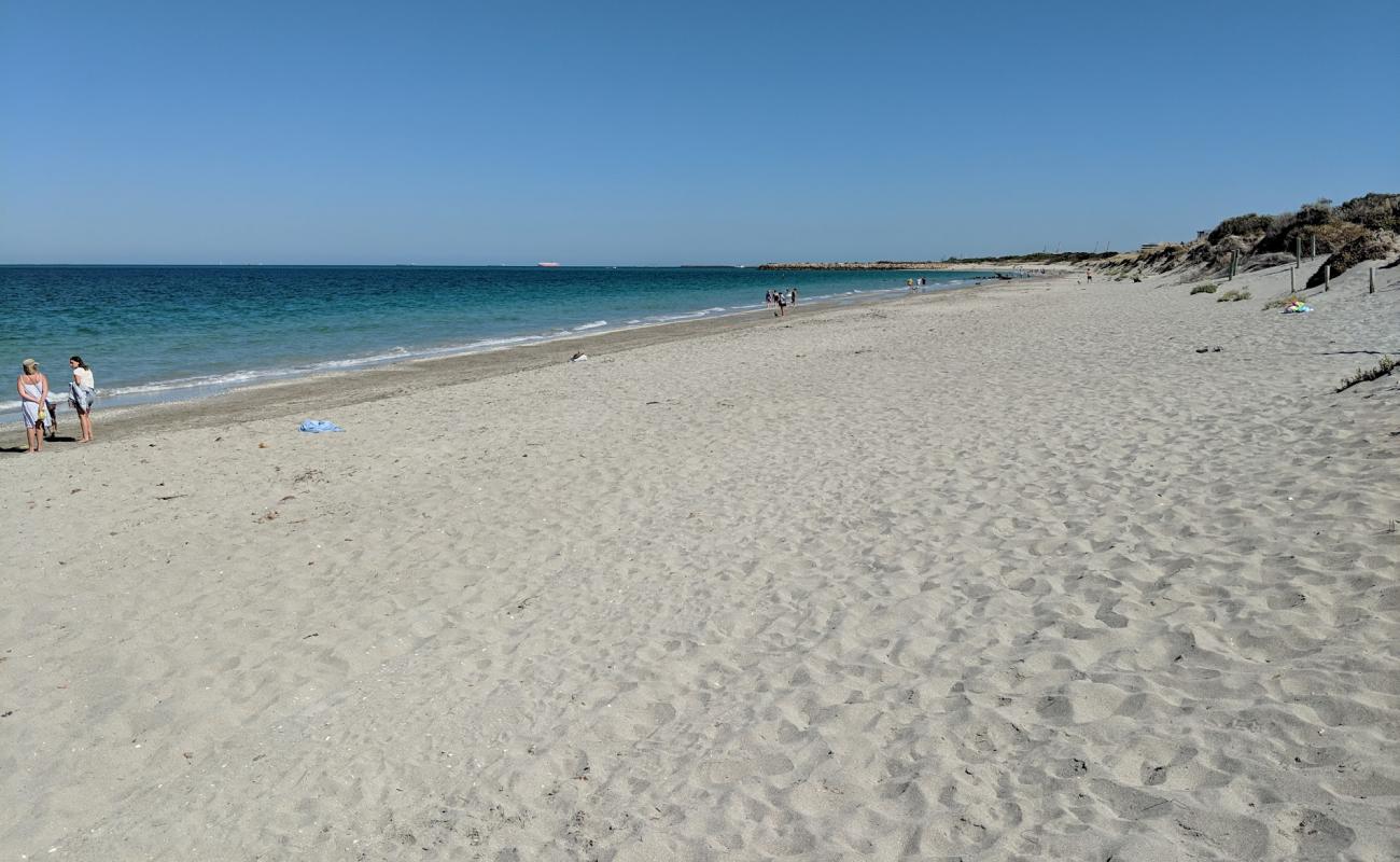 CyoConnor Beach'in fotoğrafı parlak kum yüzey ile