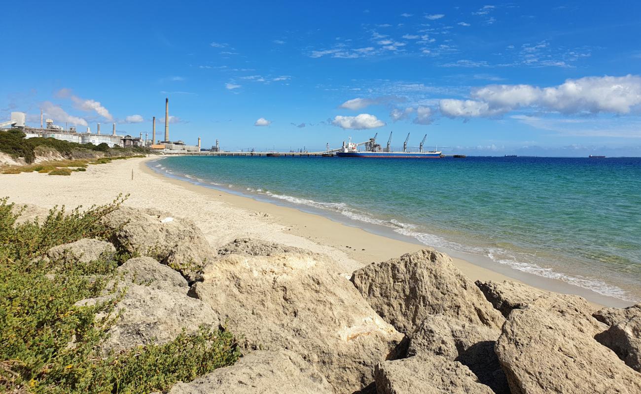 Challengers Beach'in fotoğrafı açık bej kum yüzey ile