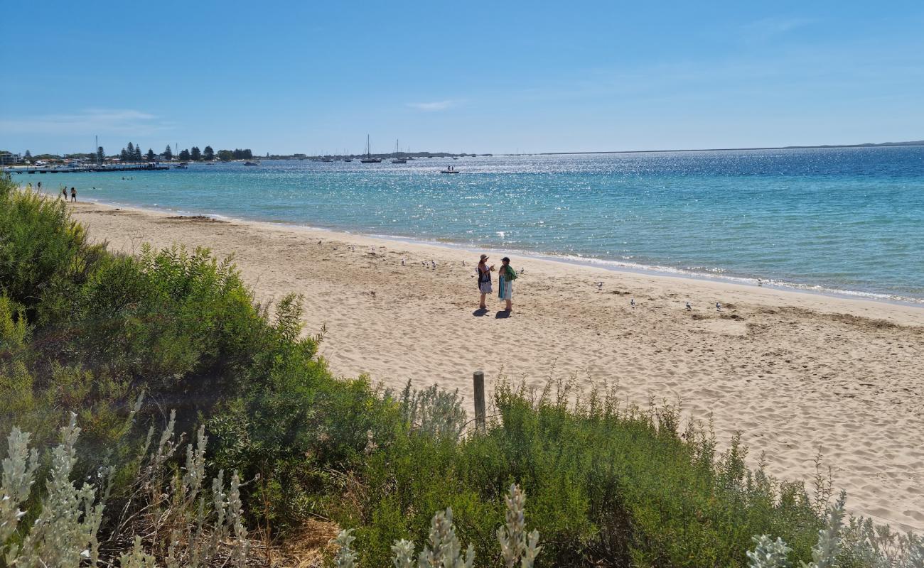 Bell Park Beach'in fotoğrafı açık bej kum yüzey ile