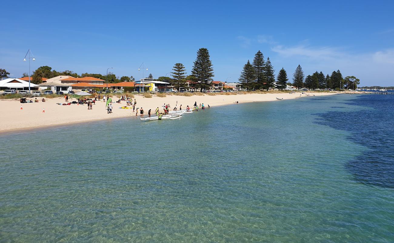 Palm Beach'in fotoğrafı açık bej kum yüzey ile
