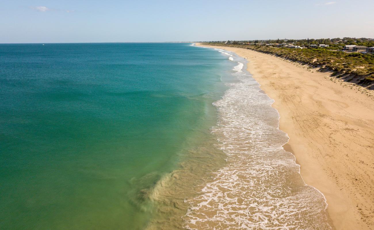 Madora Beach'in fotoğrafı açık bej kum yüzey ile