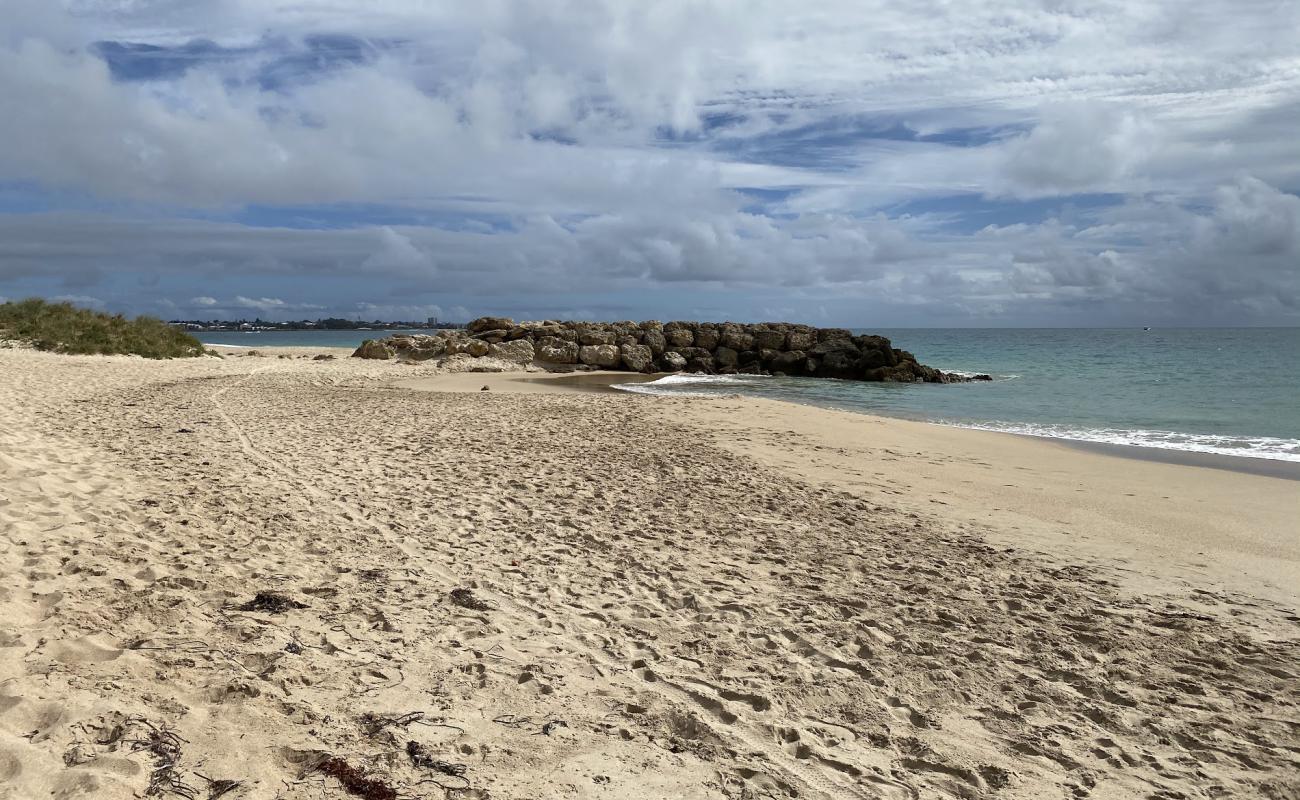 Silver Sands Beach'in fotoğrafı açık bej kum yüzey ile