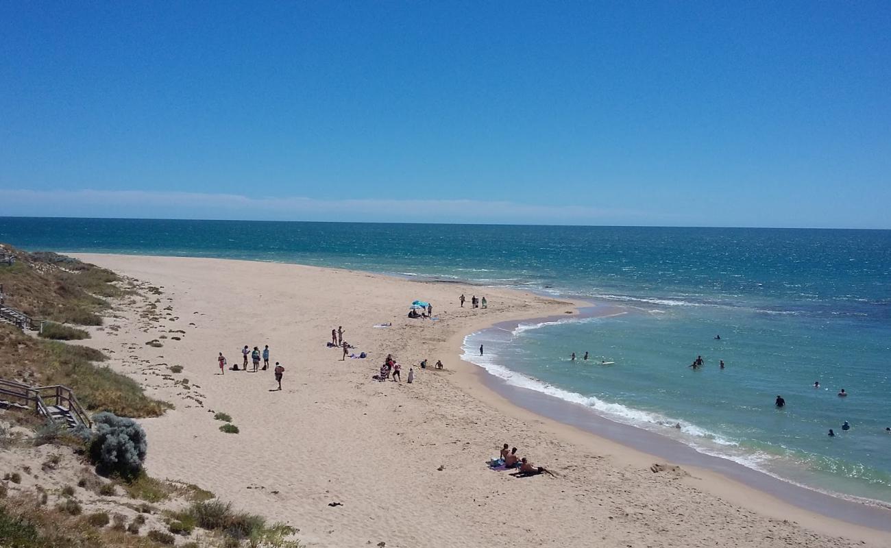 Halls Head Beach'in fotoğrafı açık bej kum yüzey ile
