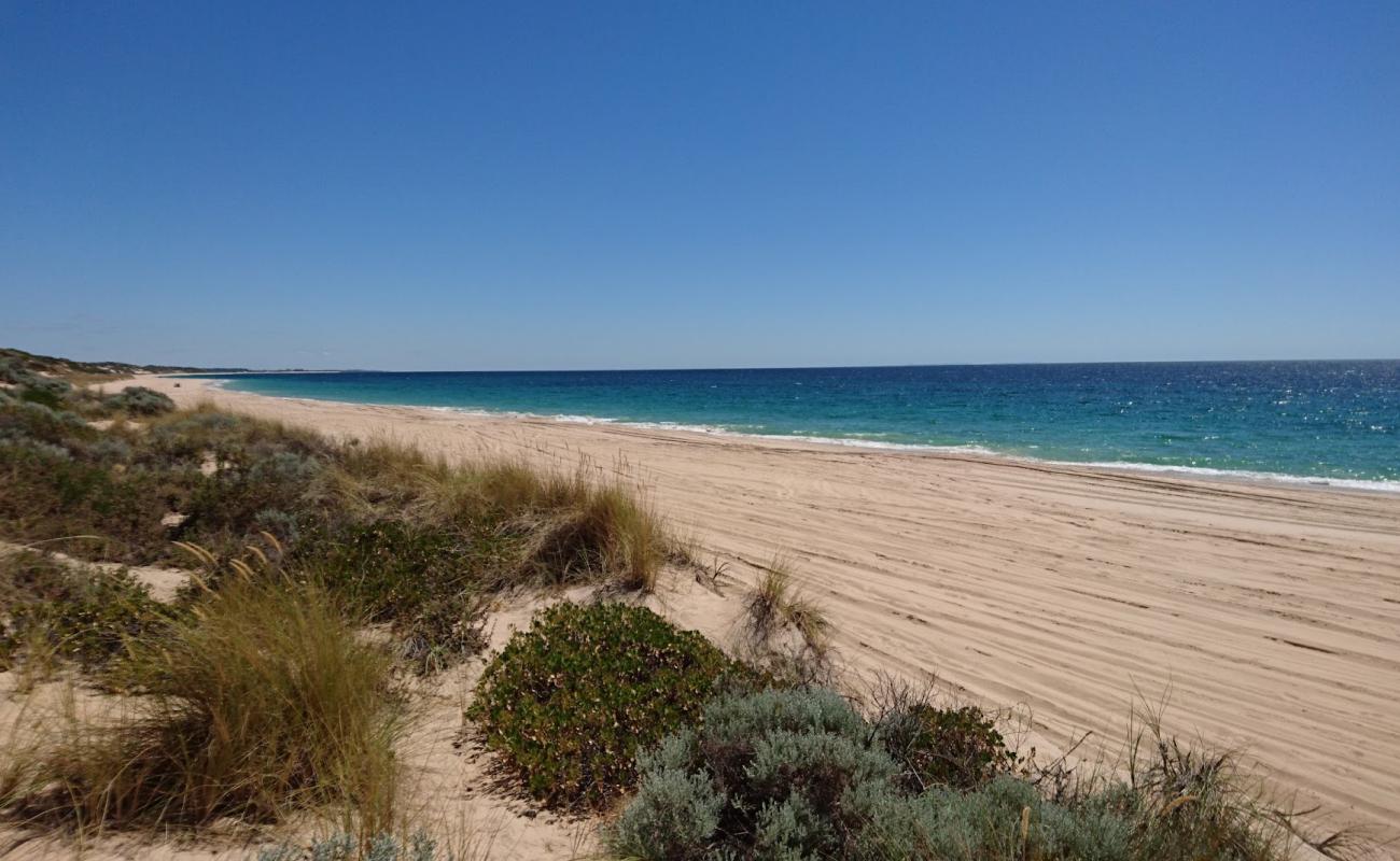 Dalyellup Beach II'in fotoğrafı parlak kum yüzey ile