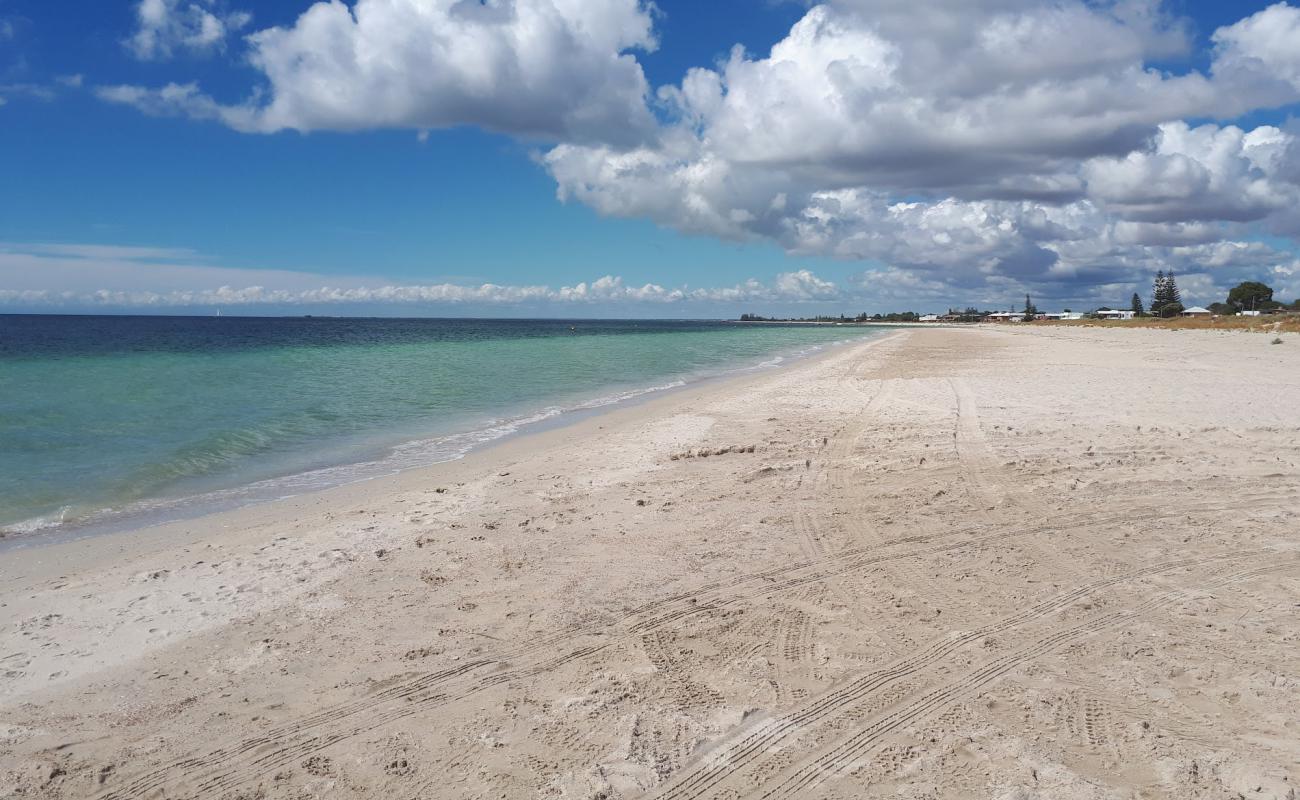 Mandalay Beach'in fotoğrafı parlak kum yüzey ile