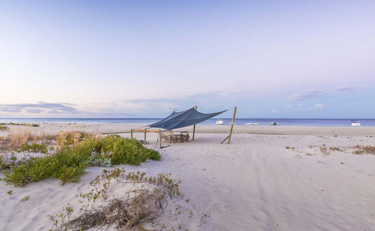 Fourseasons Beach'in fotoğrafı açık bej kum yüzey ile